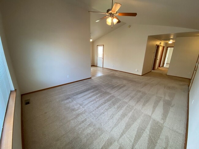 Photo - 3 Bedroom Home on Cul-De-Sac for Rent!