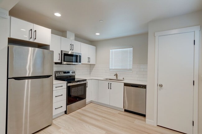 Photo - 2 Bedroom Luxury New Construction Cottage - Standalone Alone Home - Location Location Location