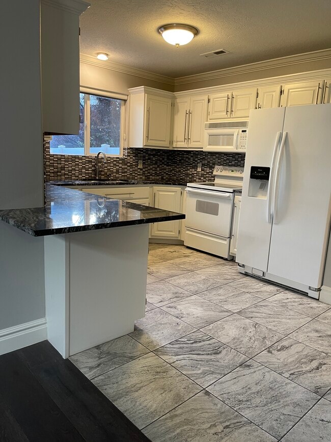 Photo - 290 S 1200 E