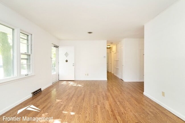 Photo - 1733 Vaughn Dr