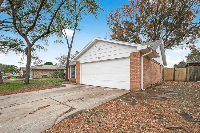 Photo - 16235 La Terra Dr