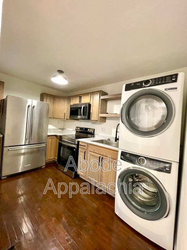 Building Photo - 187 Poplar St Unit 1 Rental