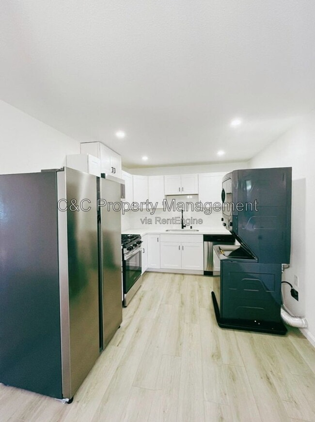 6628 Helen Ct Unit B