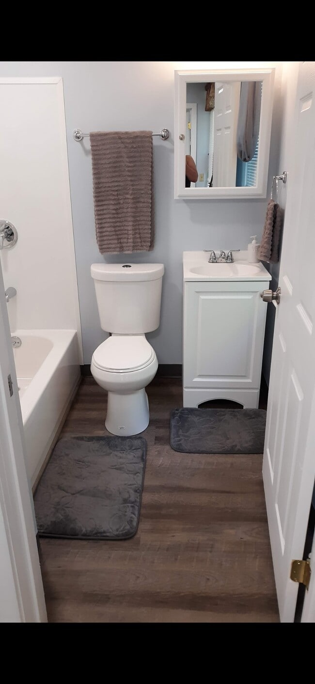 Baño - 5433 Bennett St Apartamentos Unidad First Floor