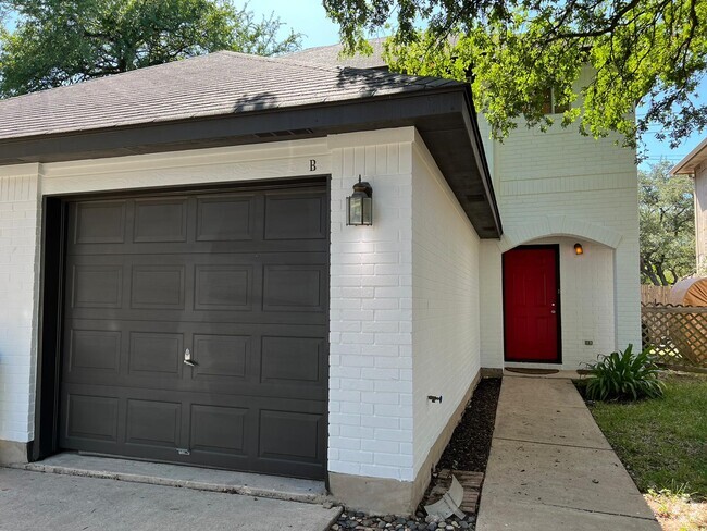 Building Photo - 9708 Sugar Hill Dr Rental