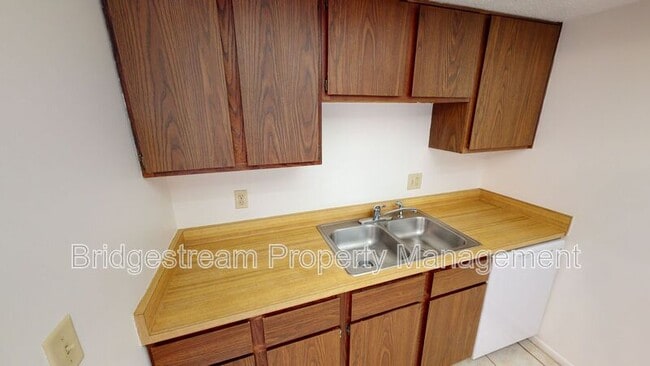 Photo - 1181 Redbluff Dr