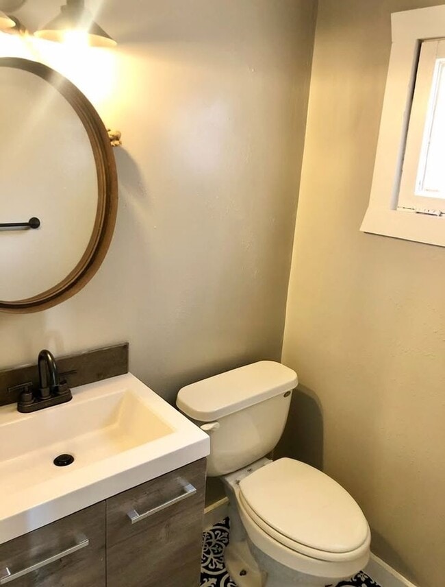 Photo - 953 Osage Ave Unidad 2