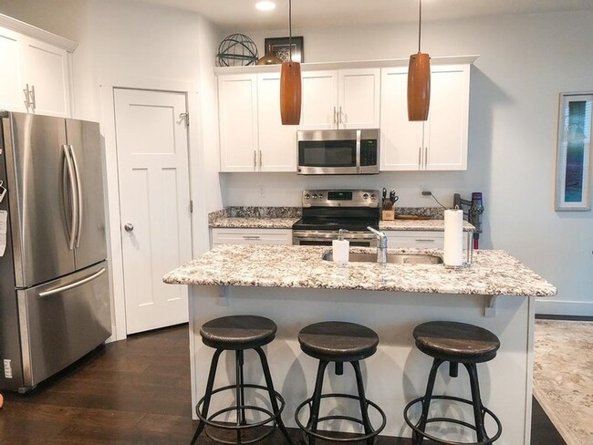 Photo - 4162 Cresthaven Ln
