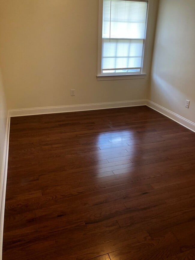 Photo - Brandon Ladd Apartments & Townhomes
