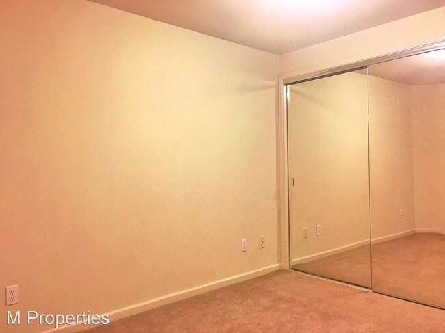 Photo - 728 Diamond St