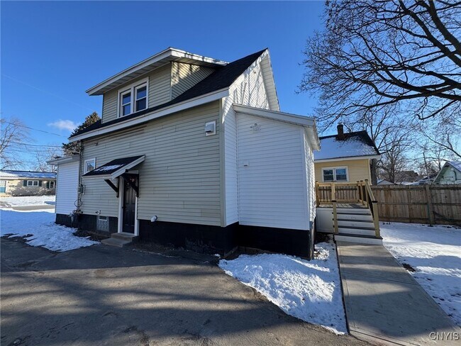 Photo - 110 Edgemere Rd