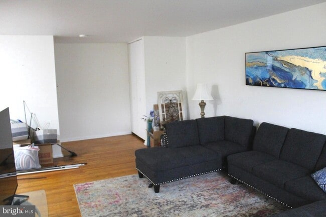 Photo - 5481 Vicaris St