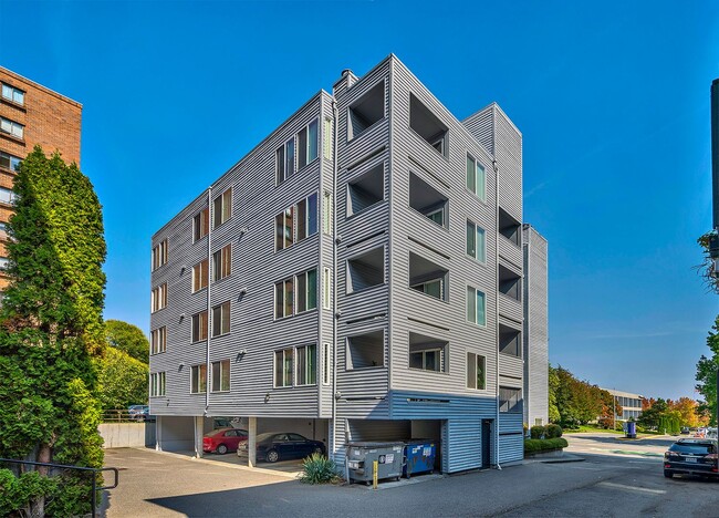 Photo - 2 bed 1.75 bath Apartment in Seattle