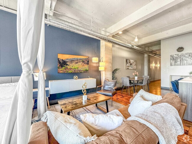 Building Photo - 555 Evergreen St Unit ID1231681P Rental
