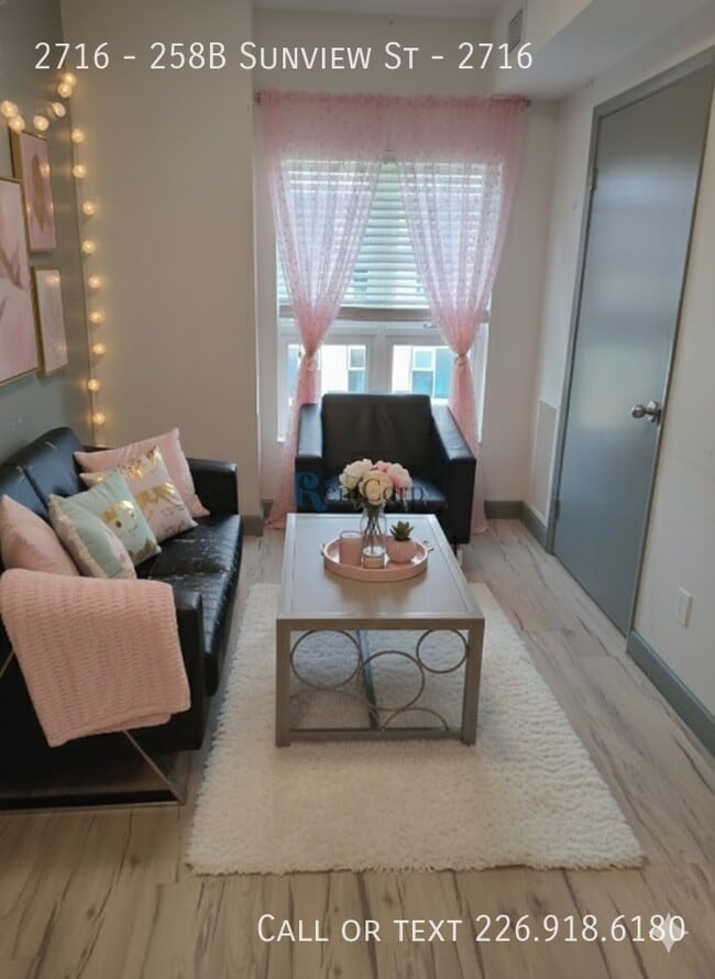 Photo - 258B-258B Sunview St