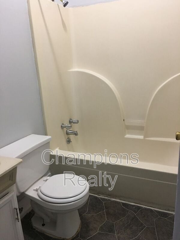 Photo - 1540 14th Ave Unit Apt B