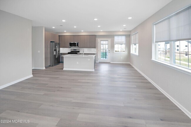 Photo - 501 Ginger Ln