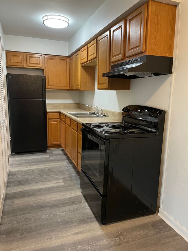 Building Photo - 6491 Carefree Ln Unit 31