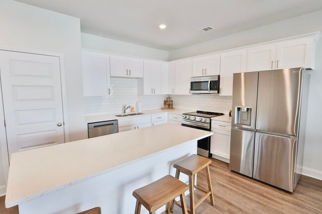 Photo - 568 Gov Treutlen Cir