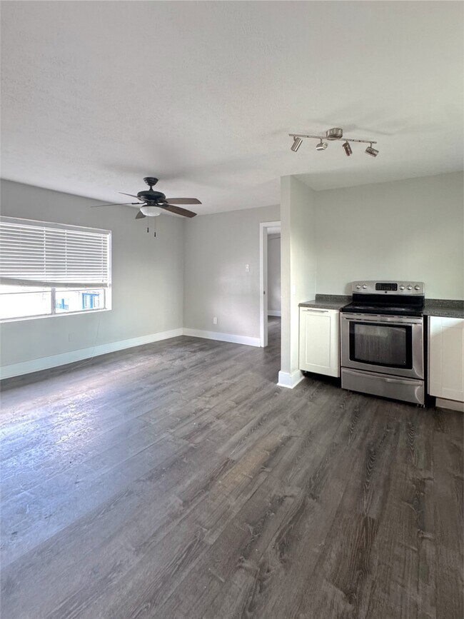 Photo - 6832 Avenue I