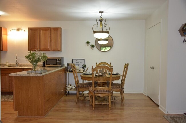Photo - 815 Ashlawn Pl