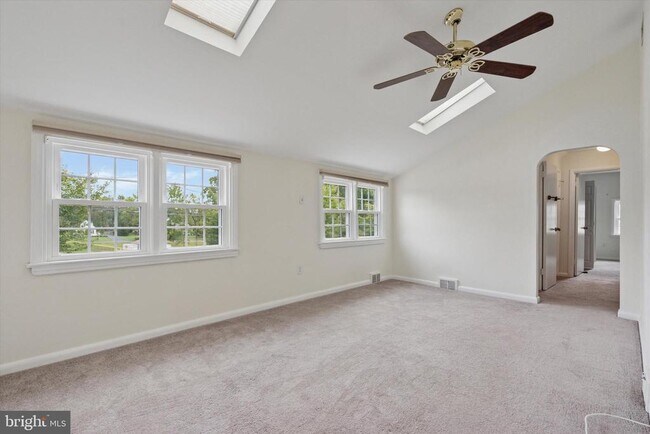 Photo - 607 Monument Ave