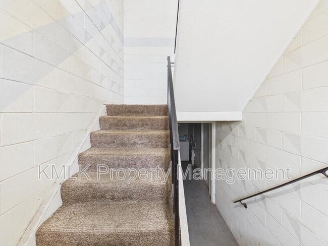 Photo - 22 W York St