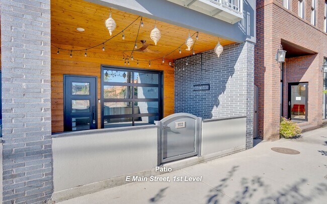 Photo - 550 E Main St