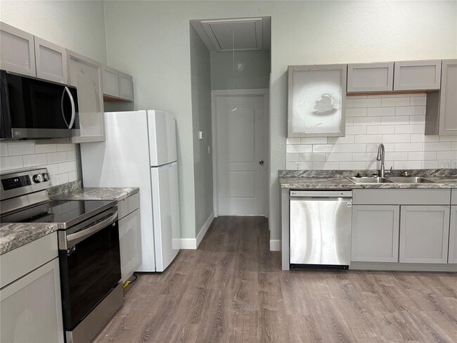 Photo - 120 Boxwoods Ln