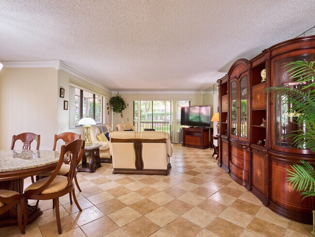 Photo - 563 Brackenwood Pl
