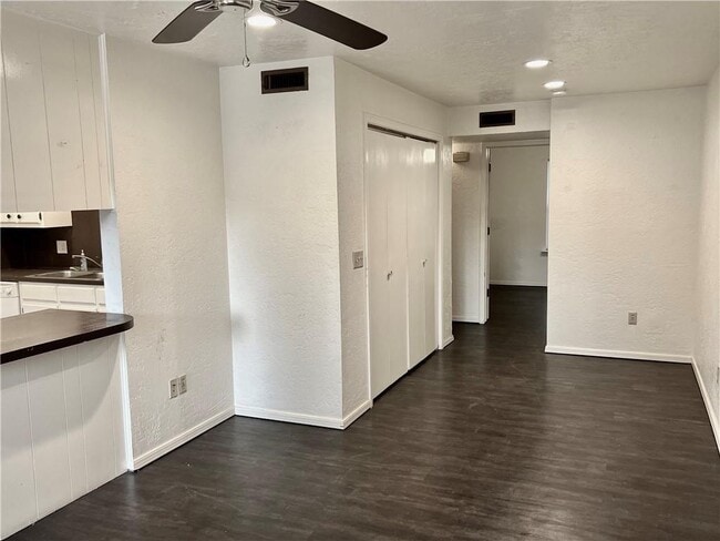 Photo - 1807 Suzanne Dr