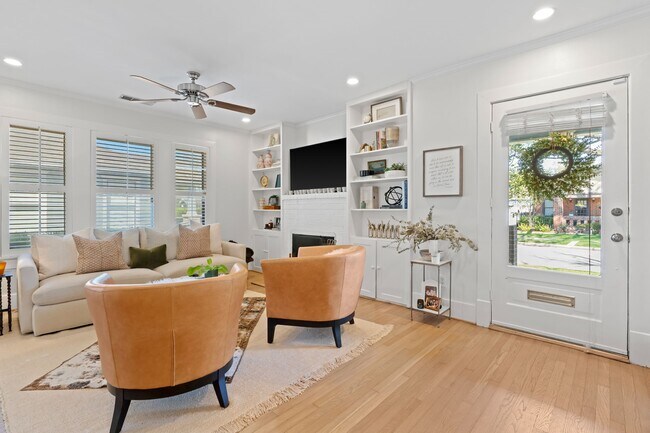 Photo - 1002 W Cottage St