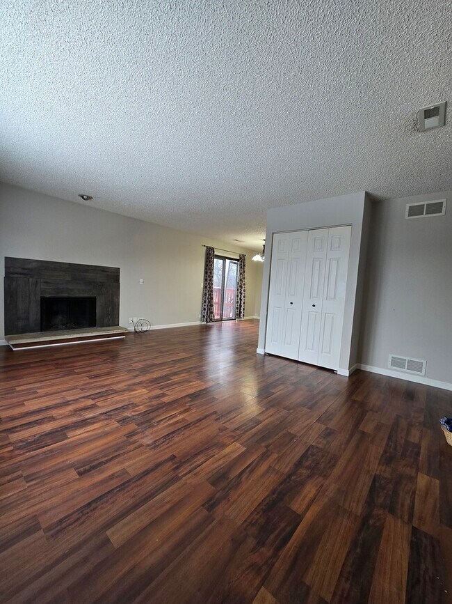 Photo - 1005 Manchester Ct