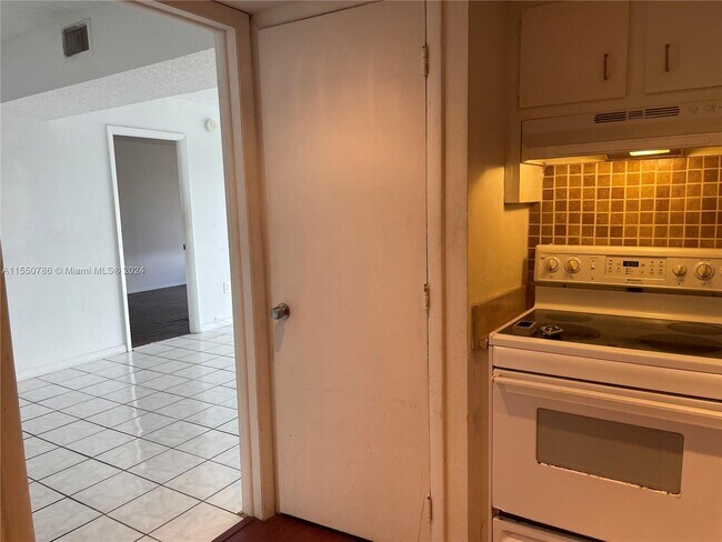 Photo - 4174 Inverrary Dr Unidad 903