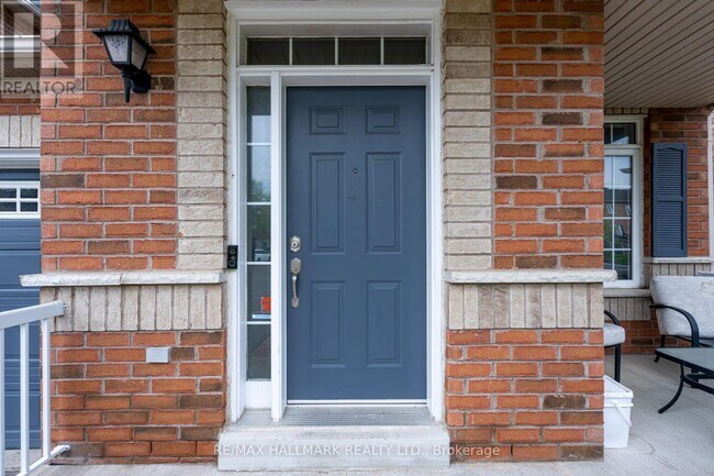 Photo - 97 Maple Ridge Crescent