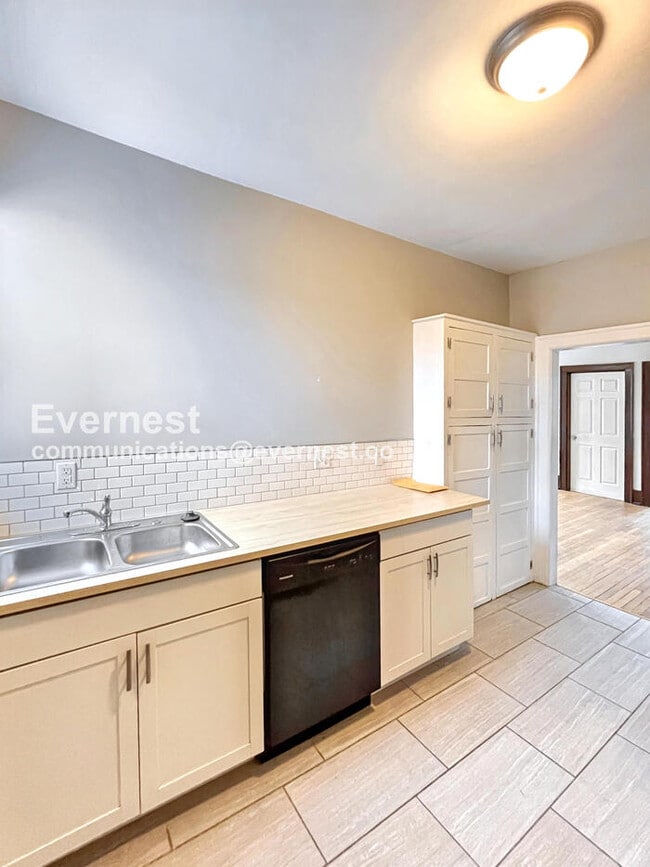 Photo - 9429 Brush St Unit 1B