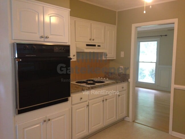 Photo - 105 Timberlane Trail