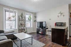 Building Photo - 1505 W Fullerton Ave Unit 2R