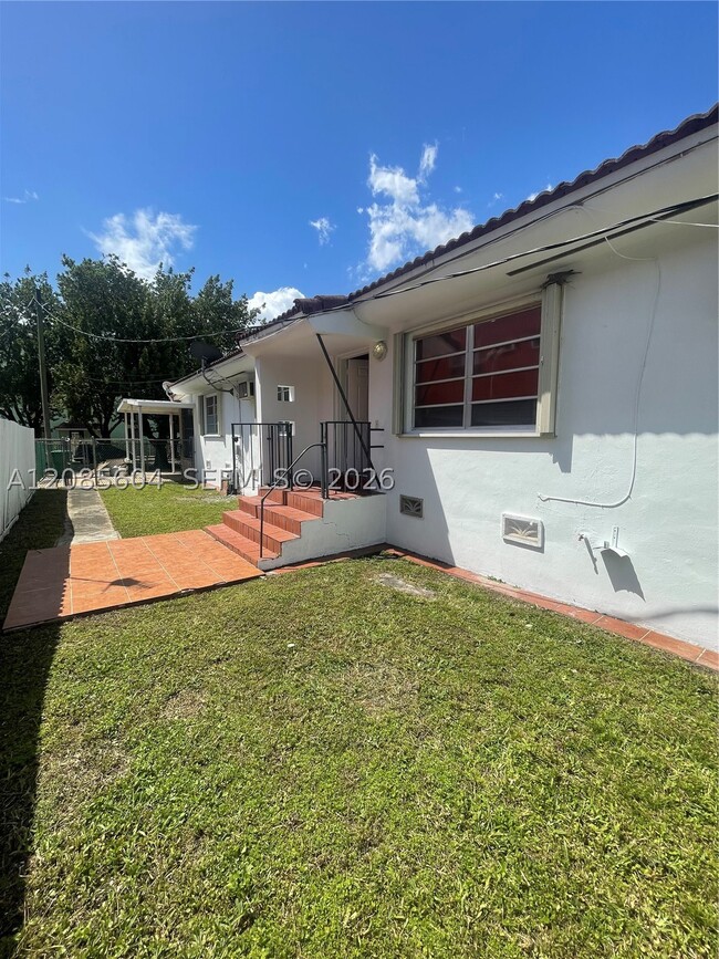 Photo - 1529 SW 2nd St