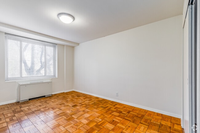 2BR, 2BA - 1180SF - Calvert Woodley