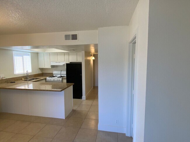 6994 Issac Ave Unidad D