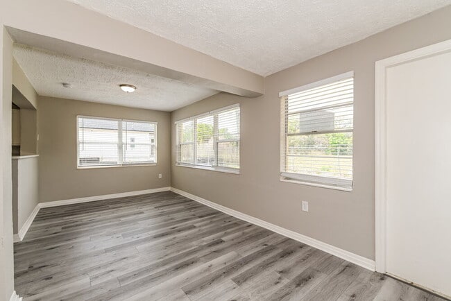 Photo - 1412 Brookhill Dr