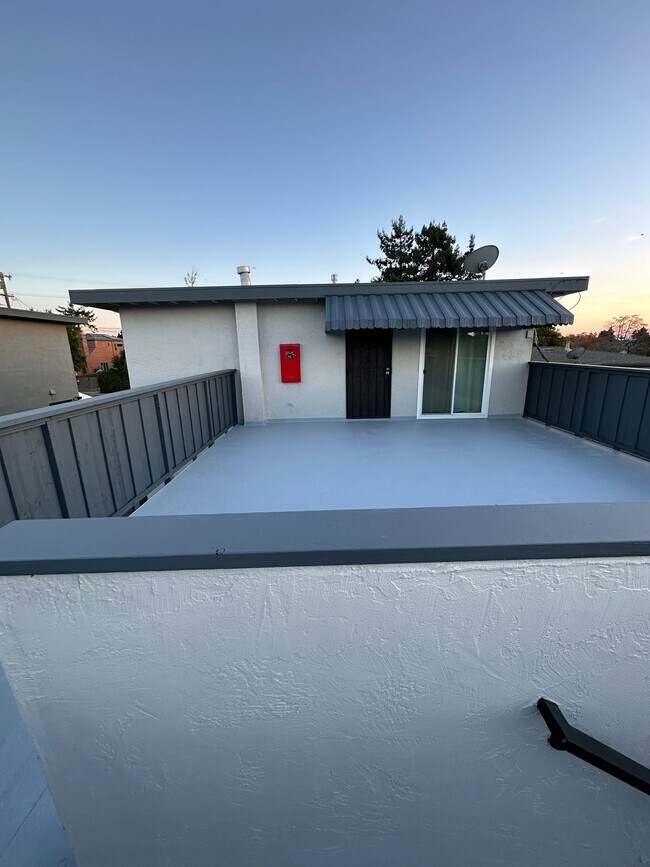 Photo - 1339 Rose St Apartments Unit D