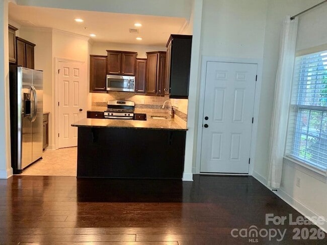 Photo - 15425 Barossa Valley St