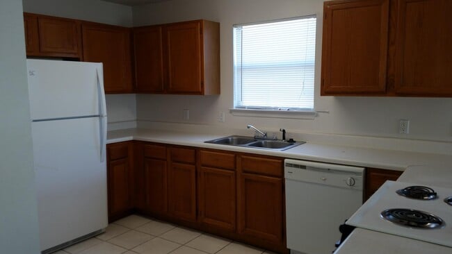 Photo - 561 Florosa Ct