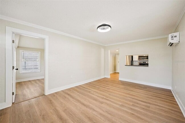 Photo - 5502 40th St N