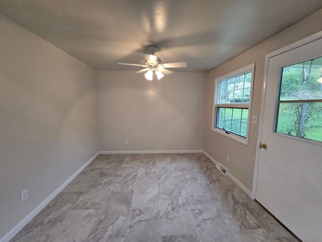 Photo - Beautiful 3 Bedroom Split Entry - Plum School District - AVAILABLE NOW