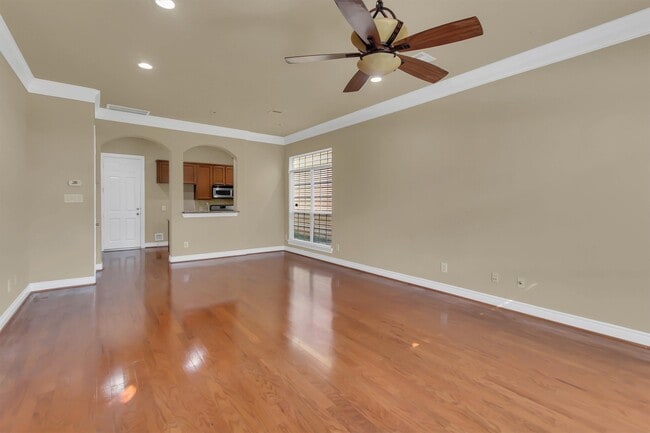 Photo - 9006 Lakes at 610 Dr