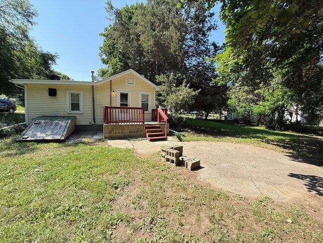 Photo - 2-Bedroom Single-Family Home in Vandercook Lake