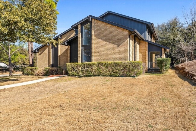 Building Photo - 3210 Coronado St